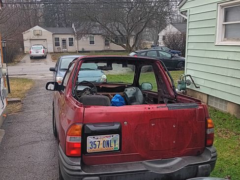 Used 2000 Chevrolet Tracker 4WD Convertible image 5