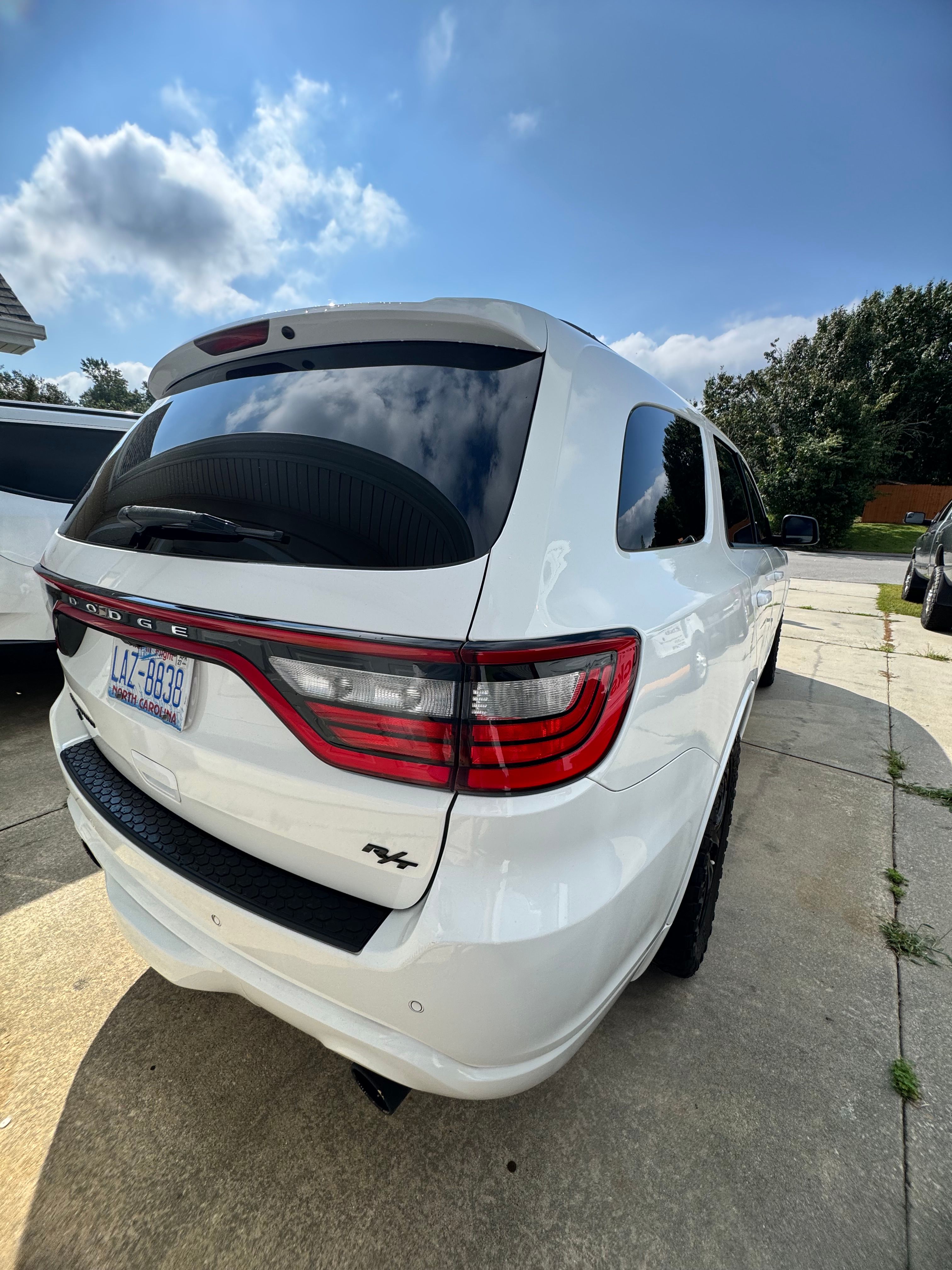 Used 2018 Dodge Durango R/T w/ Technology Group AWD/4WD image 2