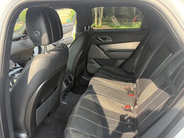 Used 2018 Land Rover Range Rover Velar R-Dynamic SE AWD/4WD image 12