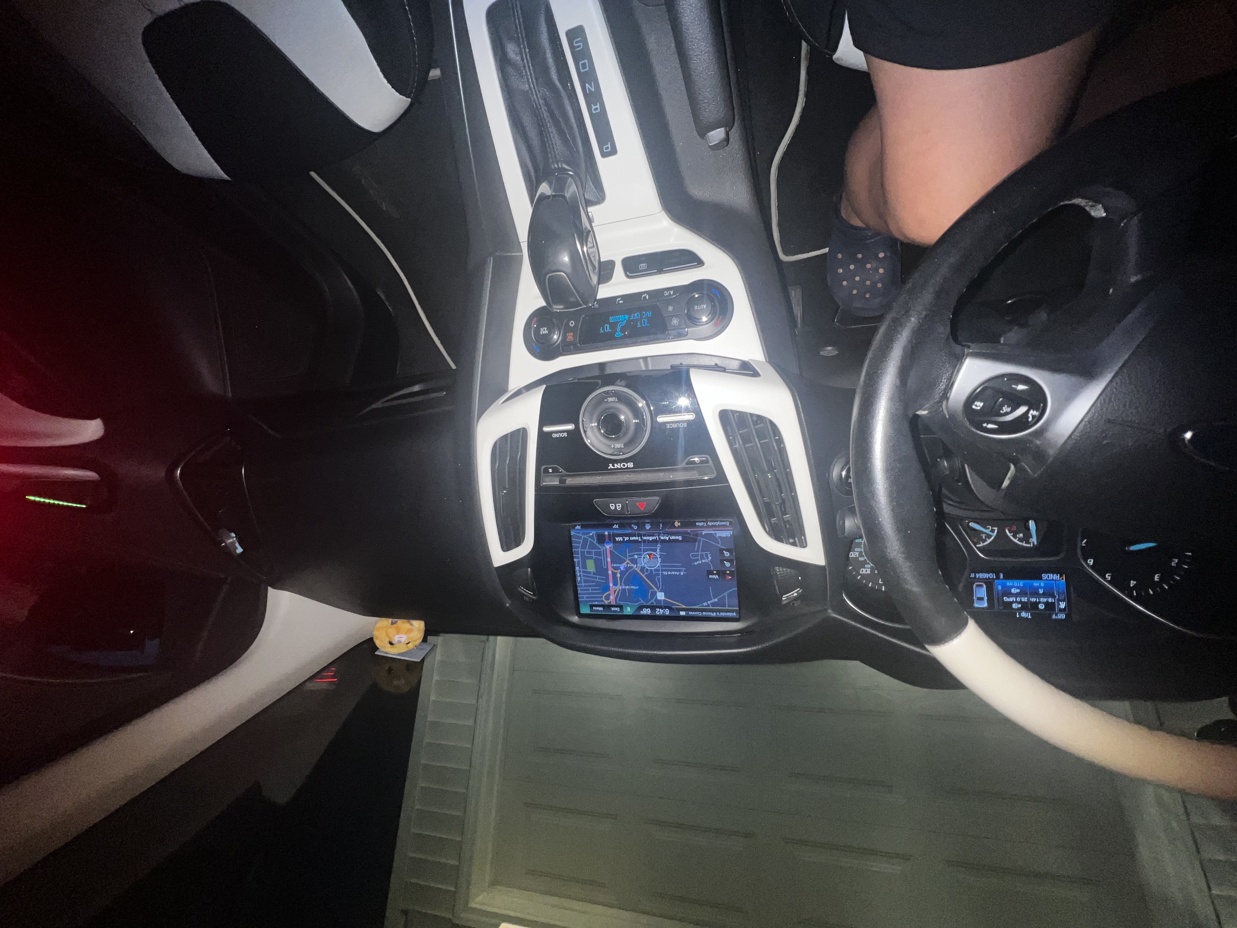 Used 2014 Ford Focus Titanium FWD image 11