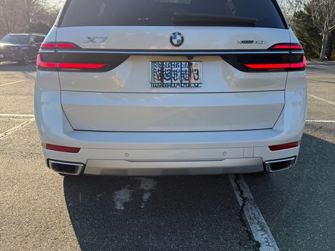Used 2023 BMW X7 xDrive40i w/ Premium Package image 14