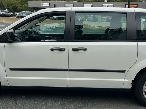 Used 2013 Dodge Grand Caravan American Value Package image 1