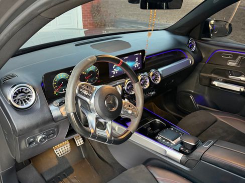 Used 2022 Mercedes-Benz GLB 35 AMG 4MATIC image 8