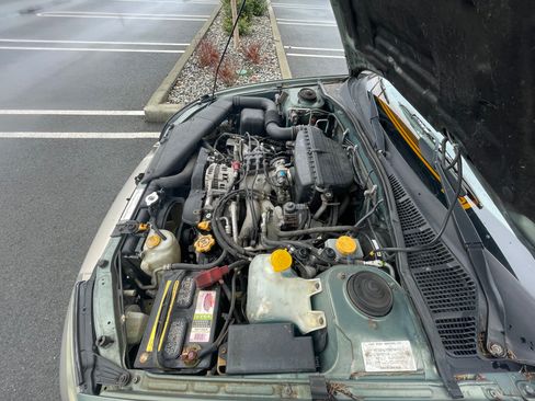 Used 2004 Subaru Outback Wagon image 5