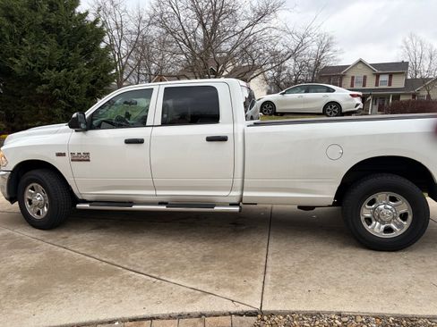 Used 2014 RAM 2500 Tradesman w/ Chrome Appearance Group image 10