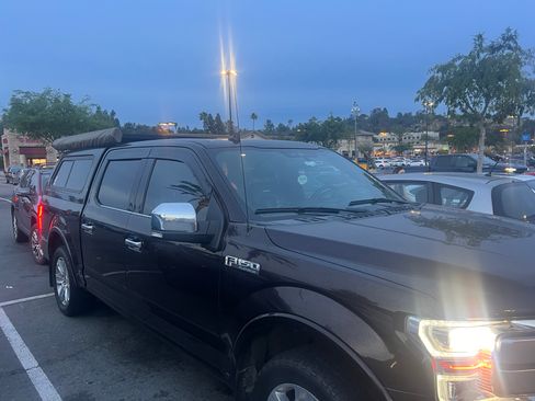 Used 2019 Ford F150 Platinum w/ Equipment Group 701A Luxury image 5