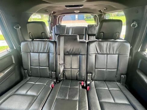 Used 2011 Lincoln Navigator L 4WD image 13