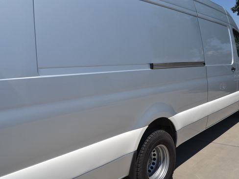 Used 2022 Mercedes-Benz Sprinter 3500 image 9