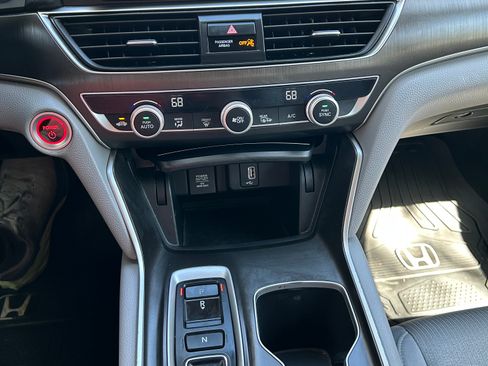 Used 2018 Honda Accord Hybrid image 15