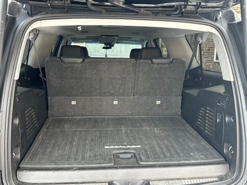 Used 2019 Cadillac Escalade ESV Premium Luxury image 6