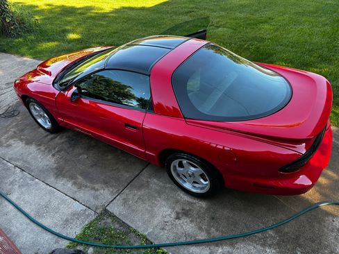 Used 1994 Pontiac Firebird Formula RWD image 9