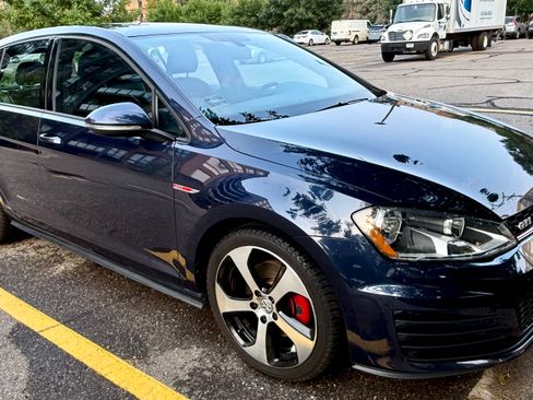 Used 2015 Volkswagen GTI SE FWD image 4