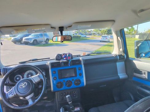 Used 2007 Toyota FJ Cruiser 2WD image 8