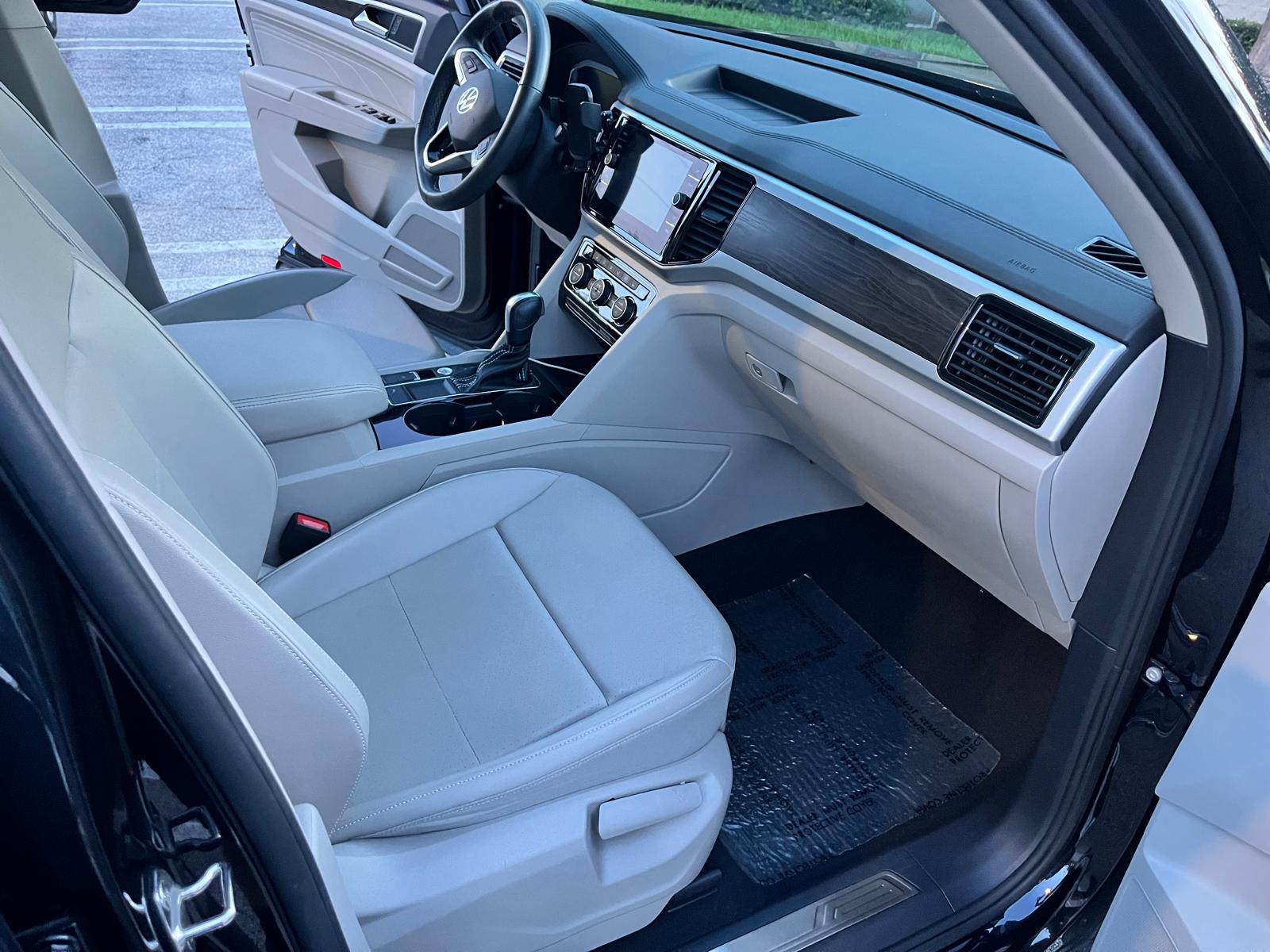 Used 2022 Volkswagen Atlas SE w/ Panoramic Sunroof Package FWD image 22
