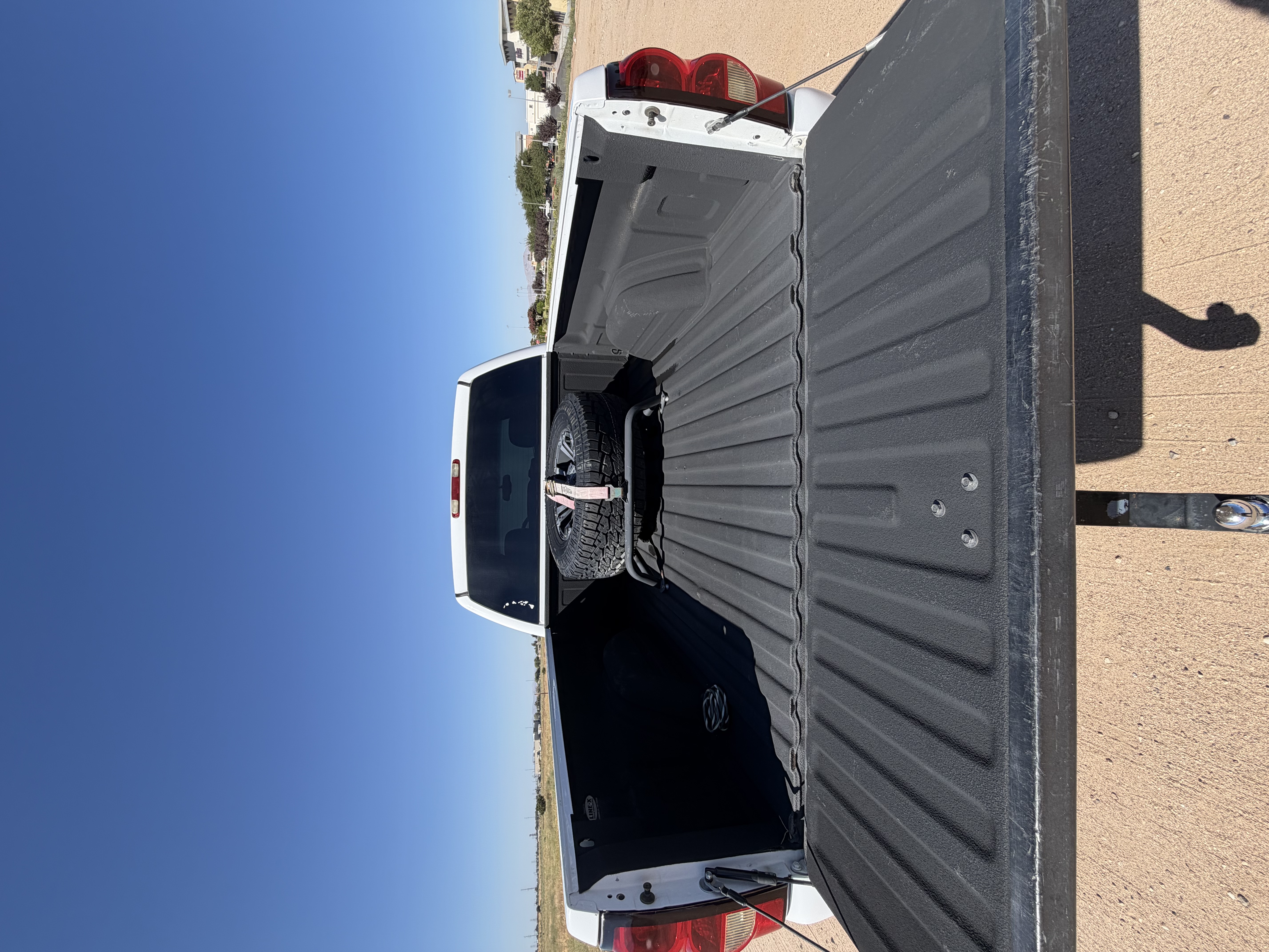 Used 2003 GMC Sierra 1500 SLT w/ SLT Preferred Equipment Group RWD image 9