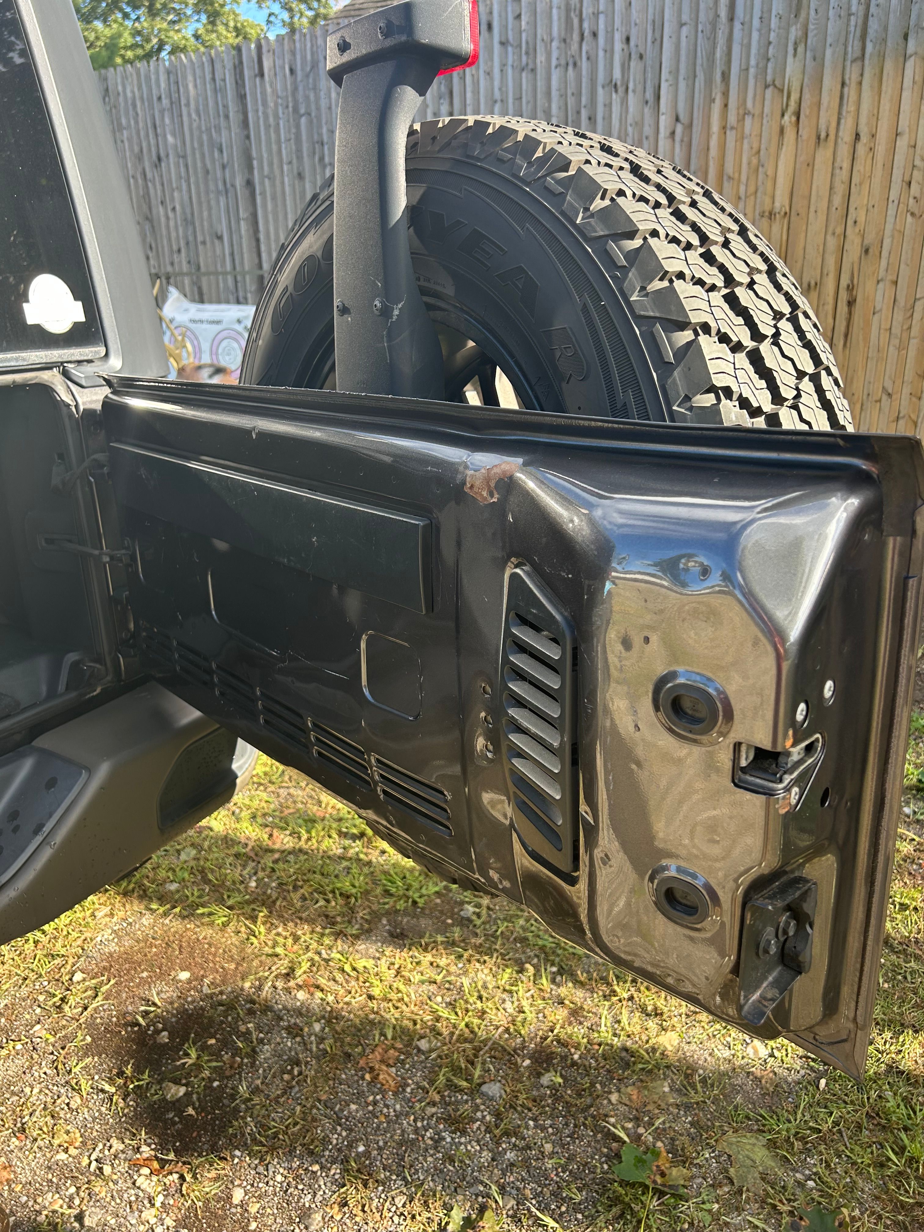 Used 2016 Jeep Wrangler Sahara AWD/4WD image 22