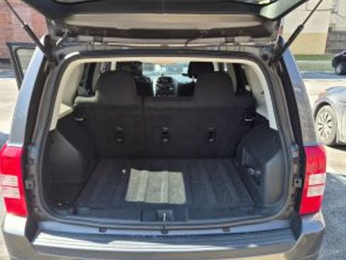 Used 2017 Jeep Patriot Latitude image 12