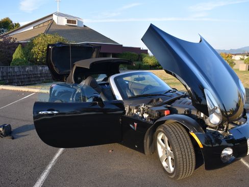 Used 2006 Pontiac Solstice Convertible w/ Premium Package image 8