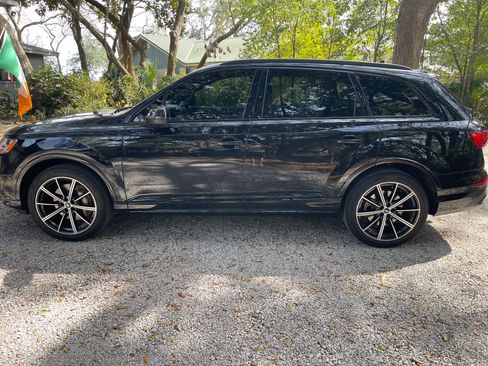 Used 2021 Audi Q7 3.0T Premium Plus w/ Premium Plus Package image 1