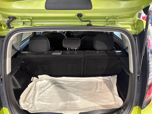 Used 2016 Kia Soul + FWD image 6