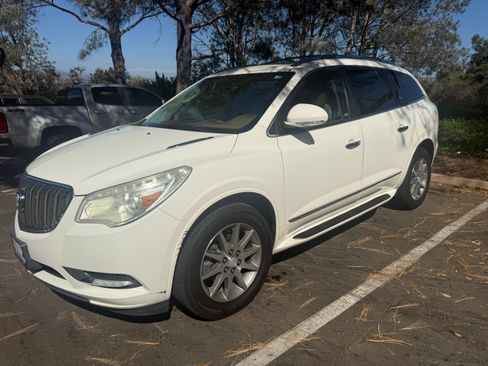 Used 2013 Buick Enclave Leather FWD image 16