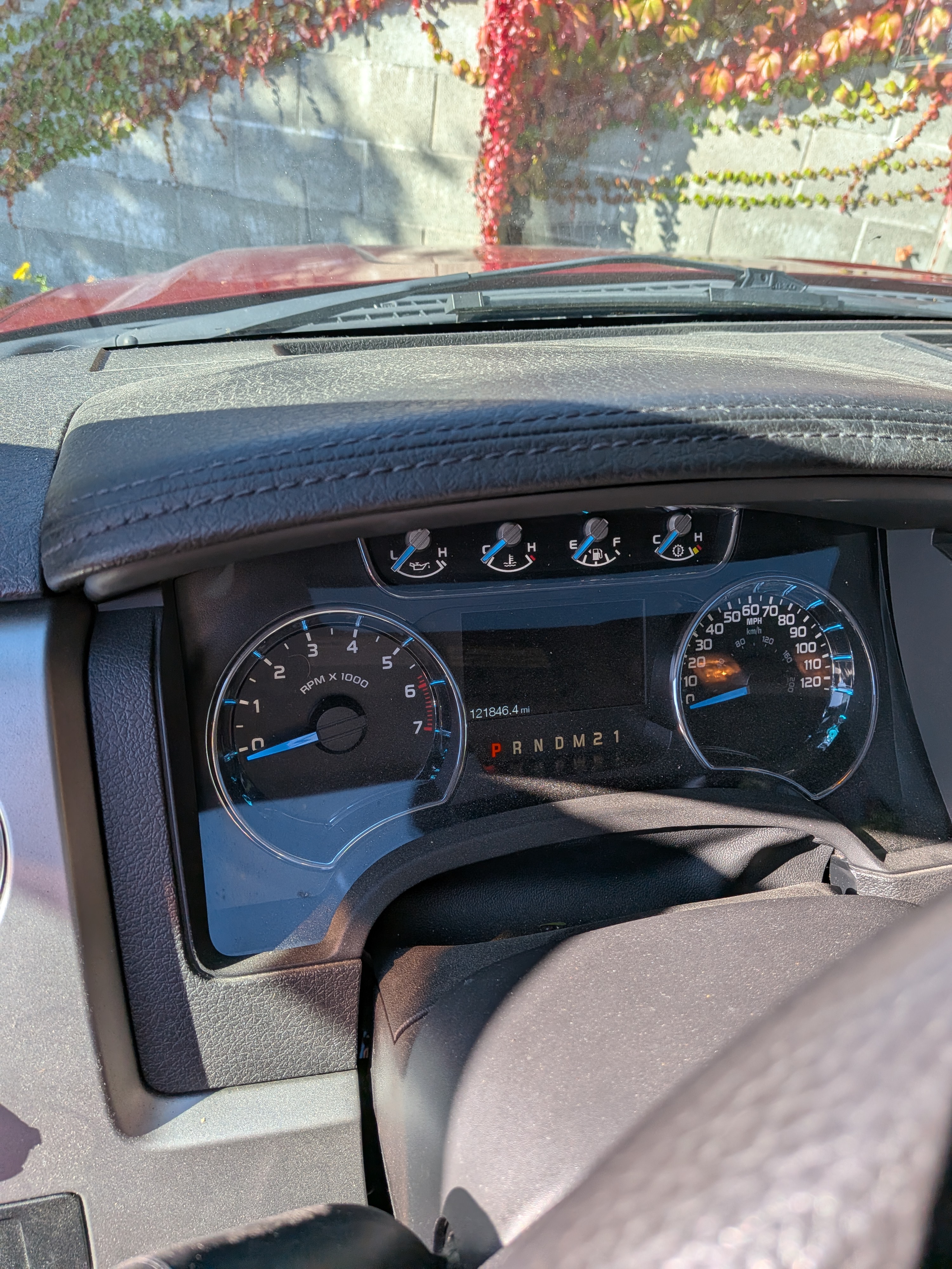 Used 2014 Ford F150 Lariat w/ Equipment Group 502A Luxury AWD/4WD image 23