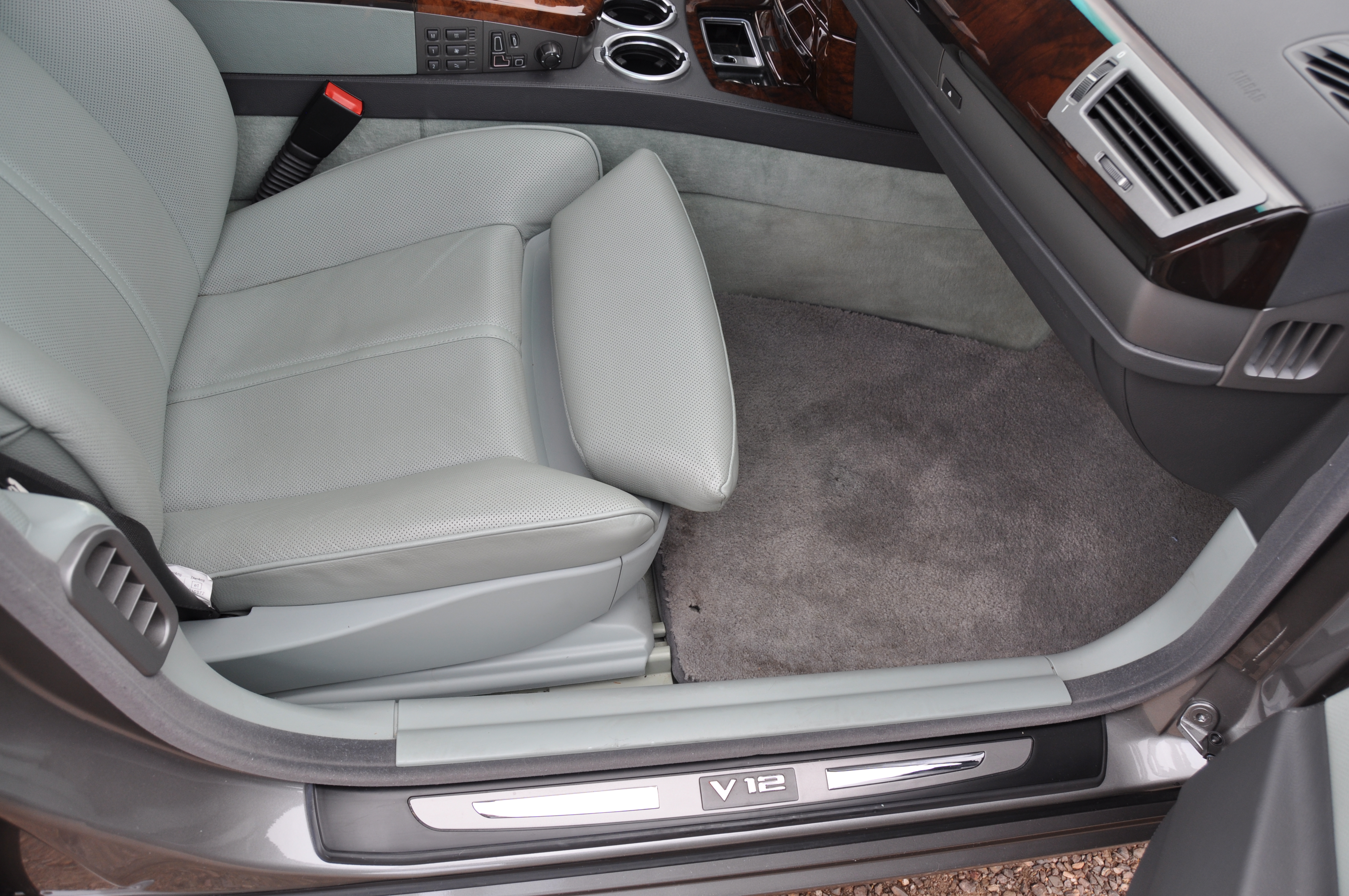 Used 2004 BMW 760Li RWD image 16