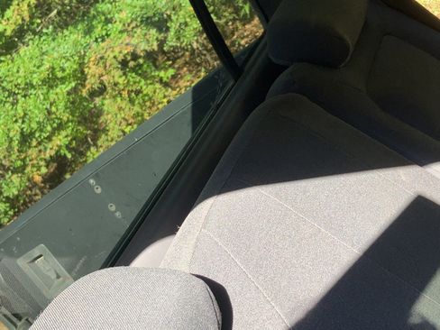 Used 2001 Ford Explorer Sport Trac 4x4 image 10