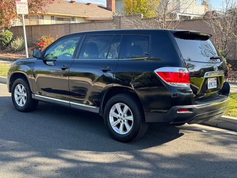 Used 2011 Toyota Highlander 2WD image 15