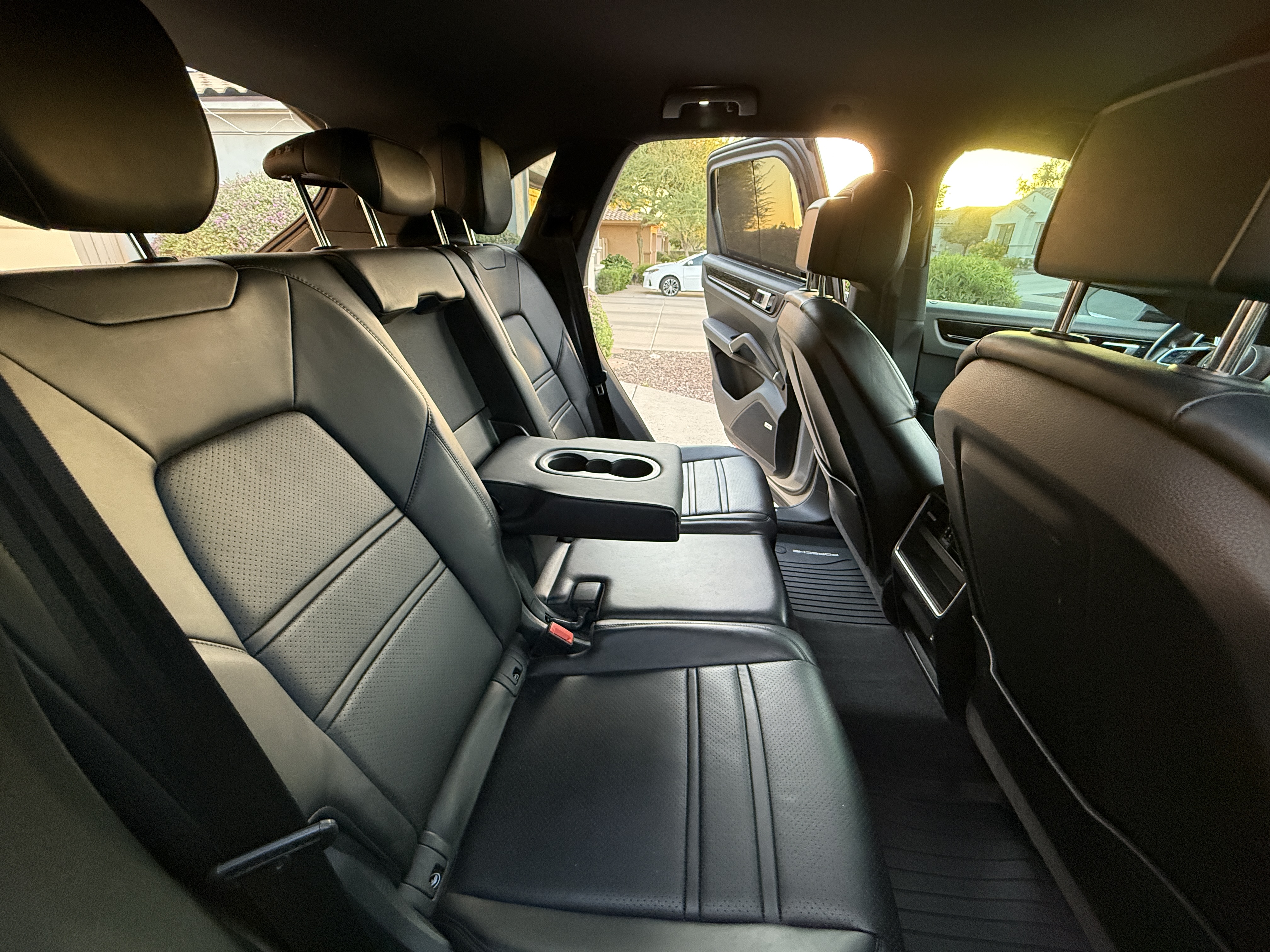 Used 2022 Porsche Cayenne Platinum Edition AWD/4WD image 19