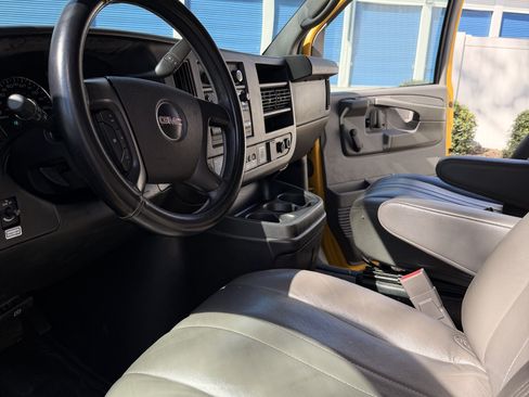 Used 2015 GMC Savana 3500 Van Cab-Chassis 2D image 10