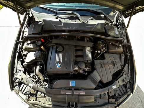 Used 2010 BMW 328i xDrive Coupe image 25