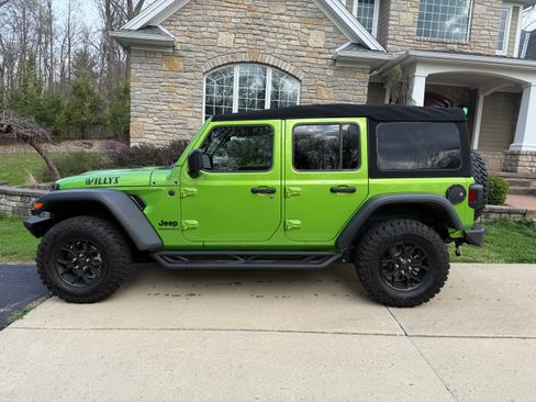 Used 2025 Jeep Wrangler Unlimited Sport image 10