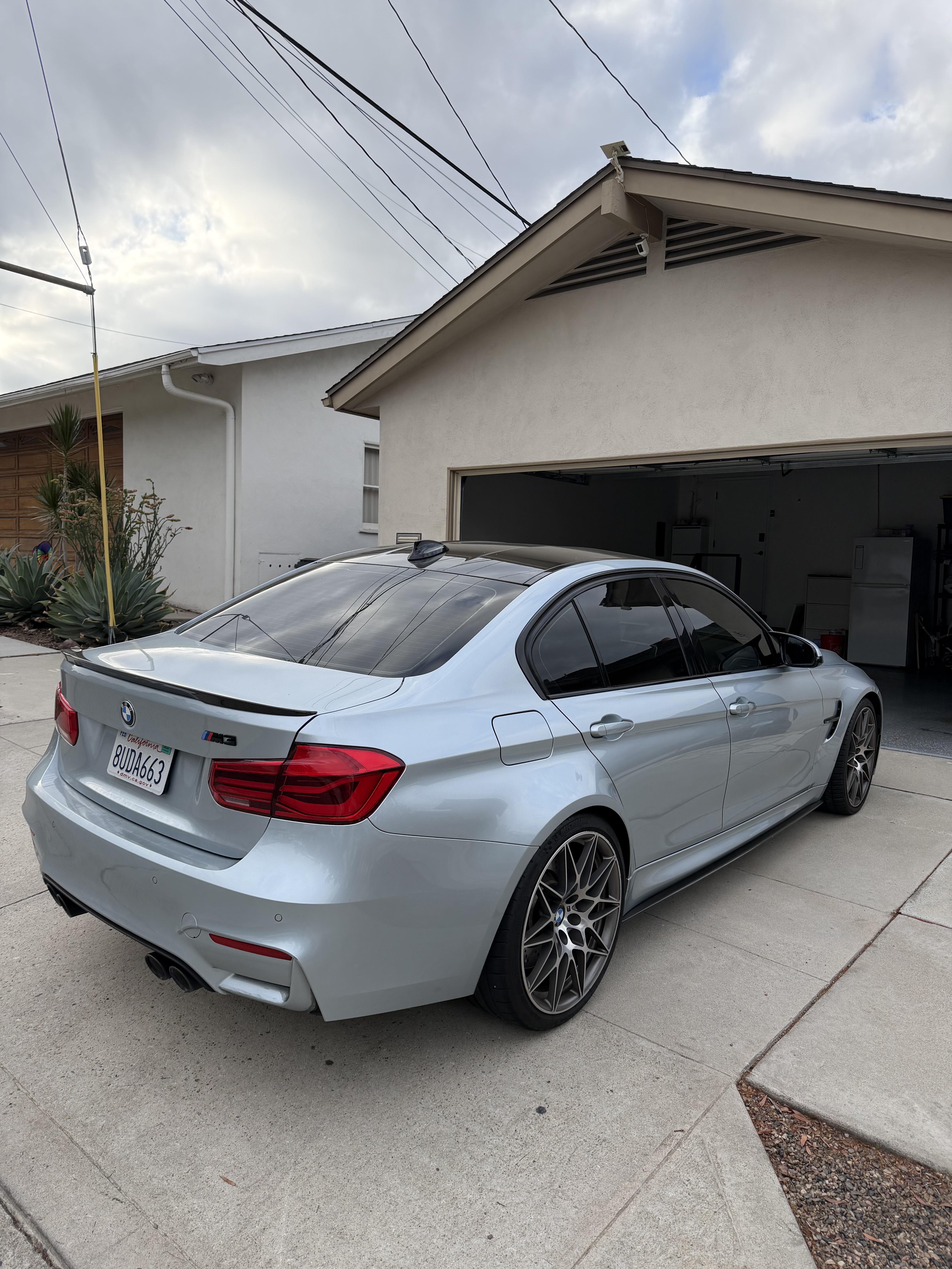 Used 2017 BMW M3 RWD image 9