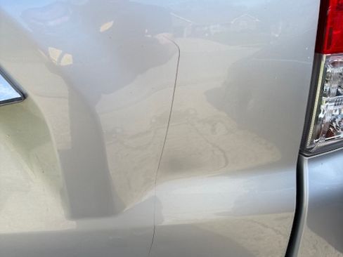 Used 2011 Toyota 4Runner Limited image 11