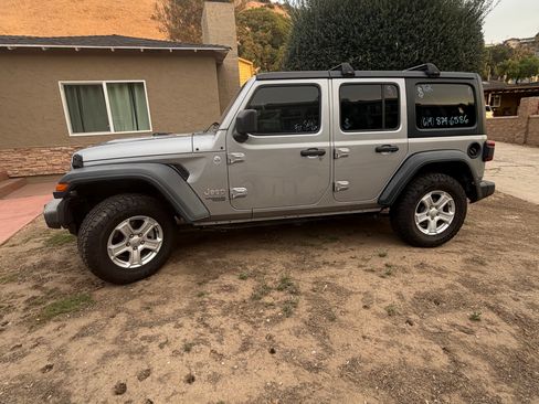 Used 2018 Jeep Wrangler Unlimited Sport S AWD/4WD image 5
