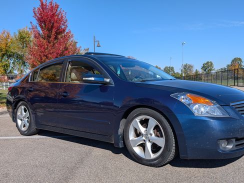 Used 2008 Nissan Altima 3.5 SE w/ Premium Pkg image 6