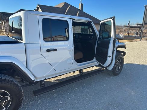 Used 2023 Jeep Gladiator Rubicon AWD/4WD image 14