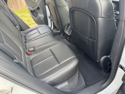 Used 2022 Porsche Macan S image 14