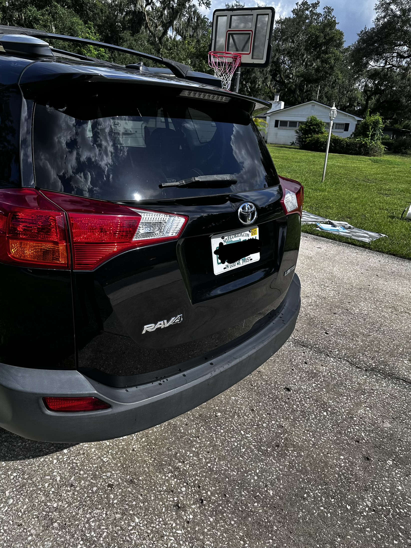 Used 2015 Toyota RAV4 Limited w/ Technology Package FWD image 4