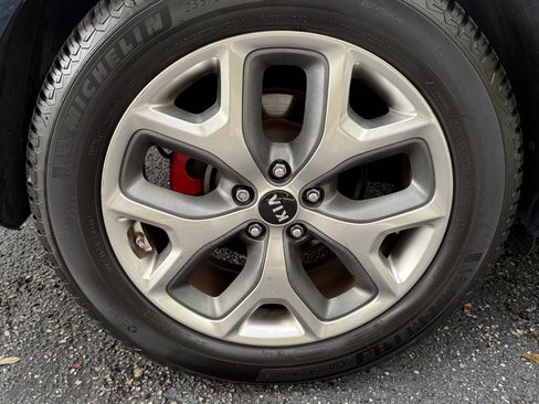 Used 2019 Kia Sorento SX image 23