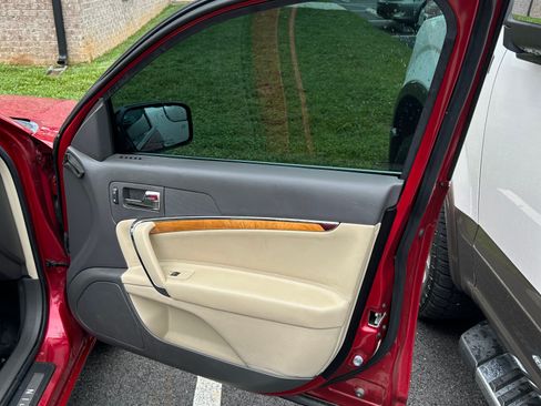 Used 2012 Lincoln MKZ FWD image 19