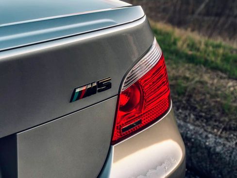 Used 2006 BMW M5 image 5
