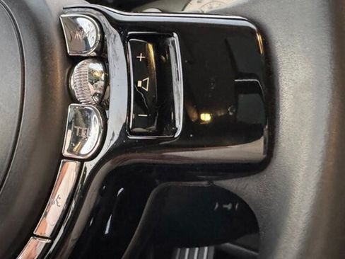 Used 2011 Rolls-Royce Ghost image 21
