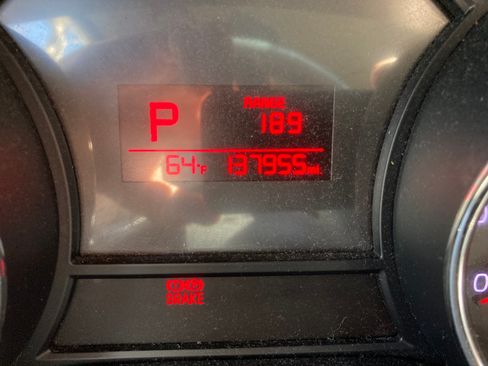 Used 2016 Kia Sedona LX w/ LX Convenience Package image 5