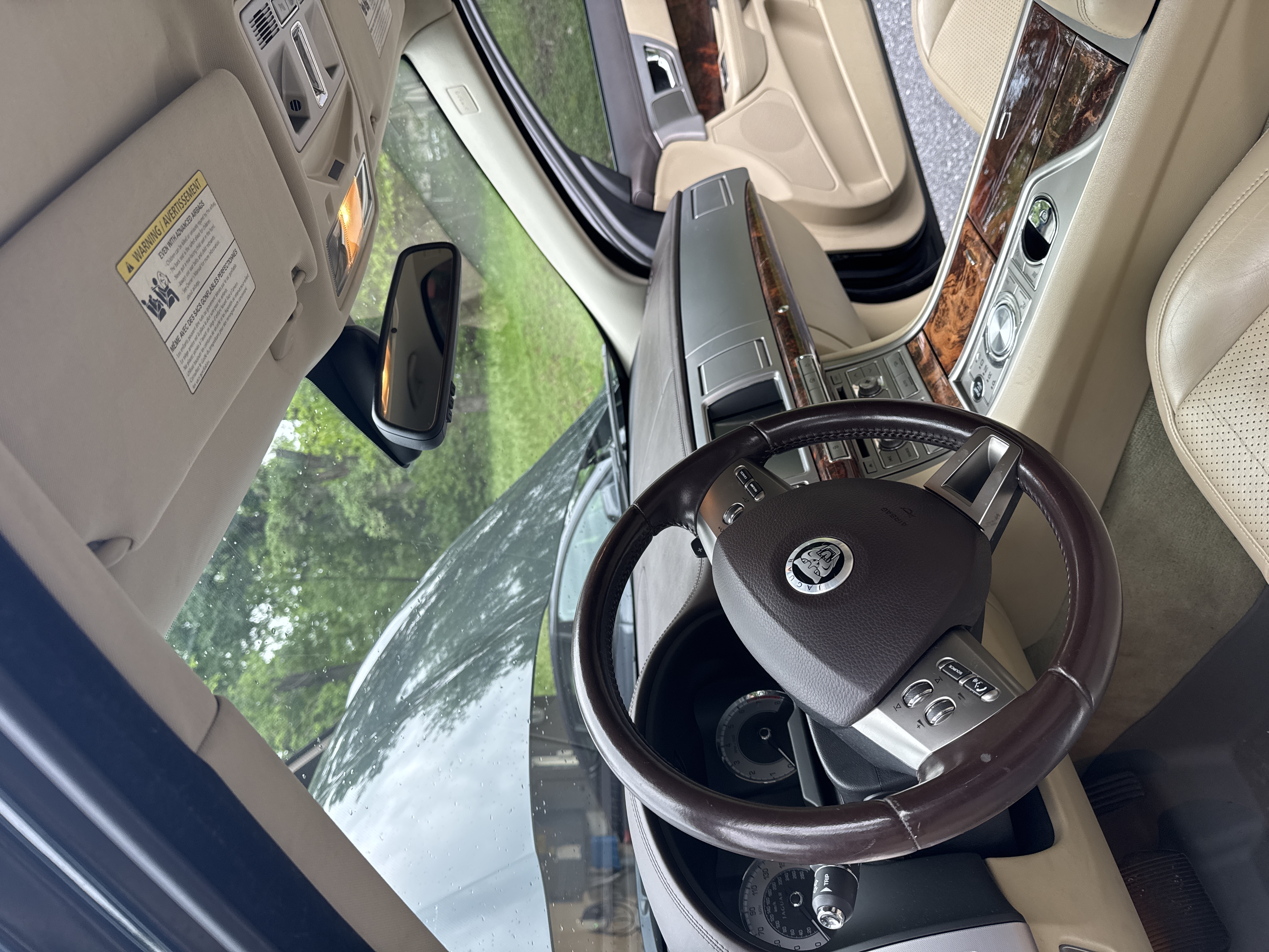 Used 2011 Jaguar XF Premium RWD image 9
