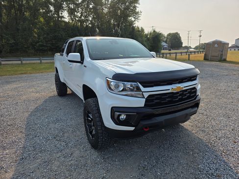 Used 2022 Chevrolet Colorado LT w/ Luxury Package image 12