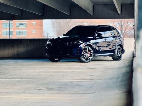 Used 2024 BMW X5 M60i image 12