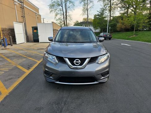 Used 2016 Nissan Rogue SV w/ SV Premium Package image 2