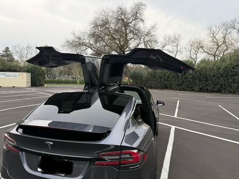 Used 2021 Tesla Model X Long Range image 15